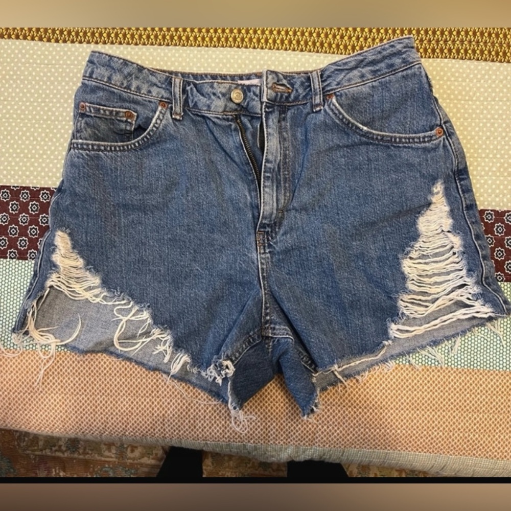 Topshop Jean cut off shorts. Size 8